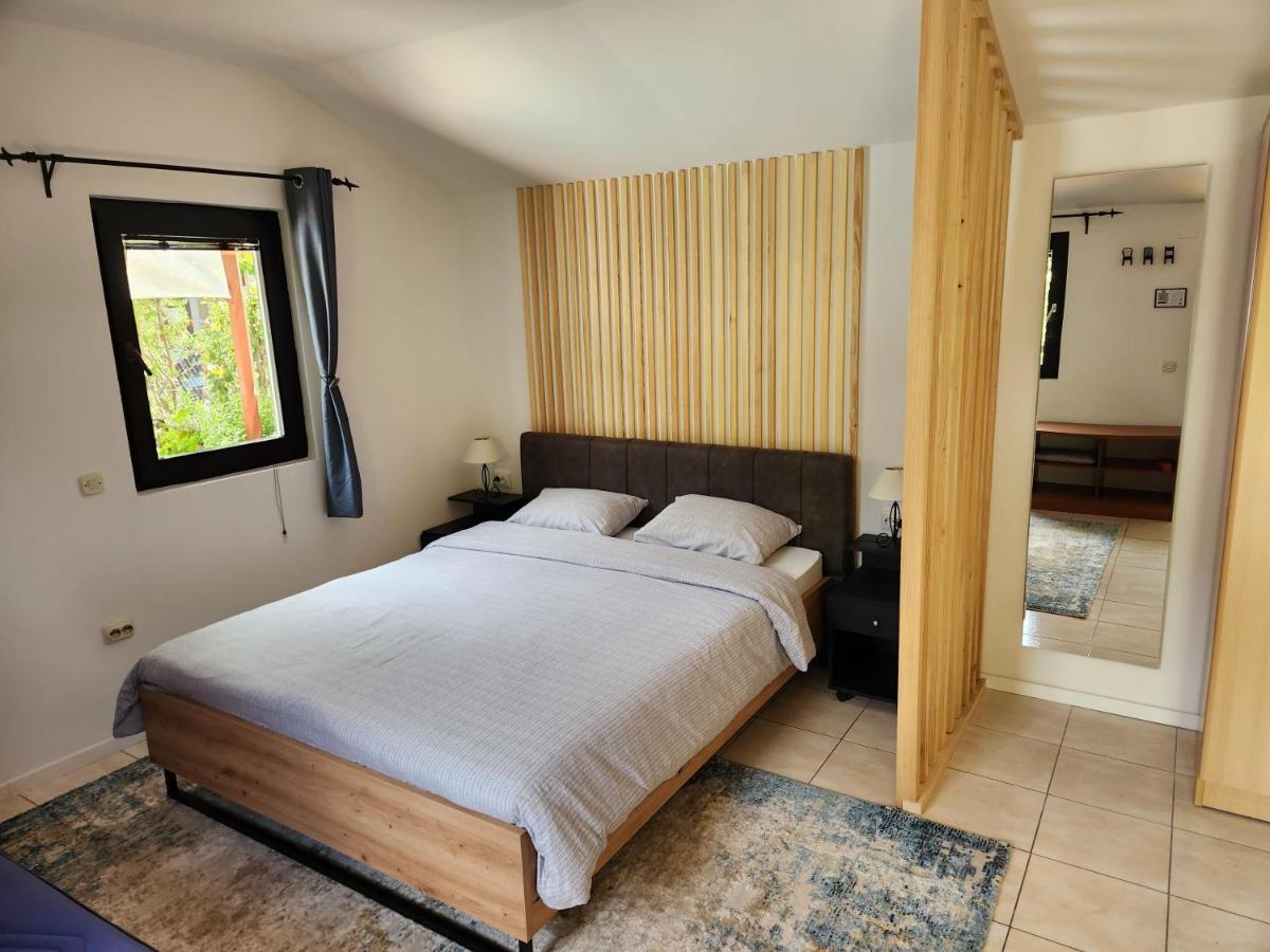 Pension Lale Apartamento Peštani Exterior foto