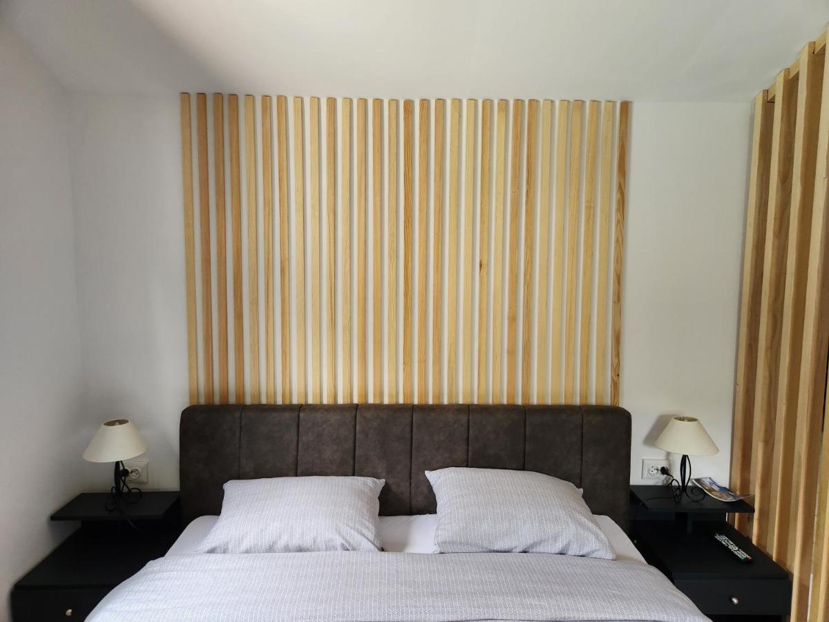 Pension Lale Apartamento Peštani Exterior foto