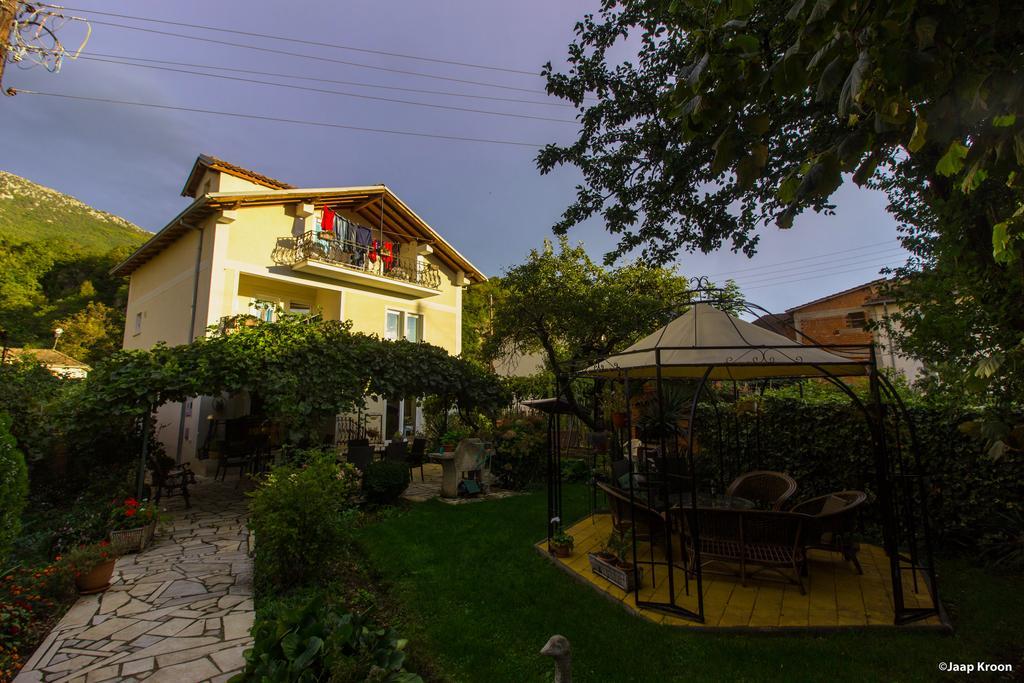 Pension Lale Apartamento Peštani Exterior foto