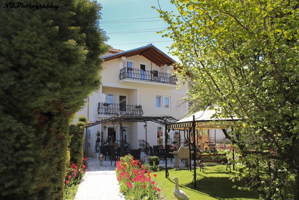 Pension Lale Apartamento Peštani Exterior foto